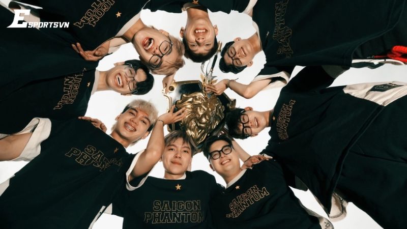 Đội tuyển Saigon Phantom từ ngày thành lập với 6 thành viên
