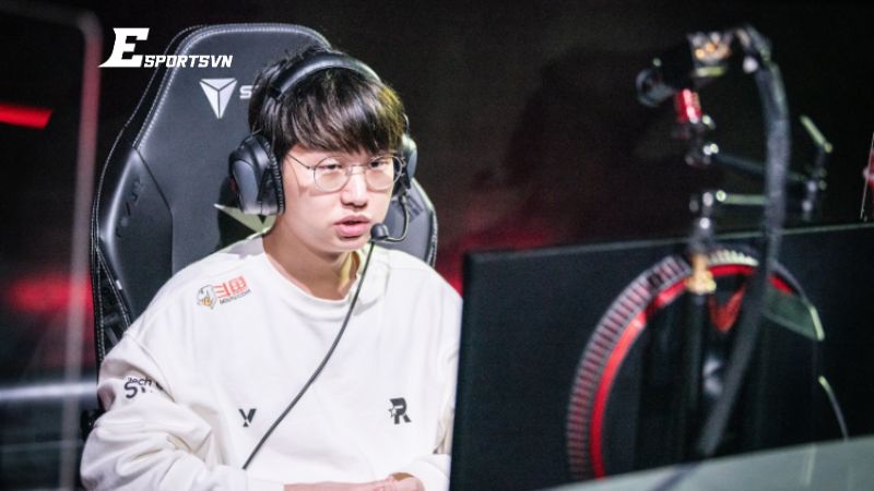 Aiming là một xạ thủ chuyên nghiệp người Hàn Quốc nổi tiếng trong LOL