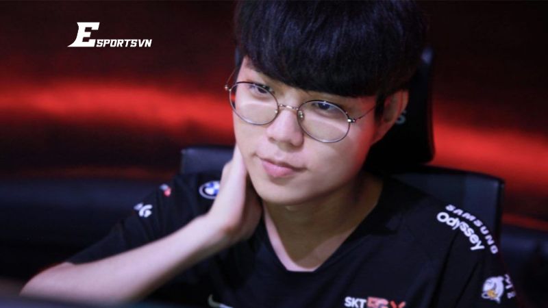 Cuzz bắt đầu sự nghiệp thi đấu chuyên nghiệp khi gia nhập đội Longzhu Gaming
