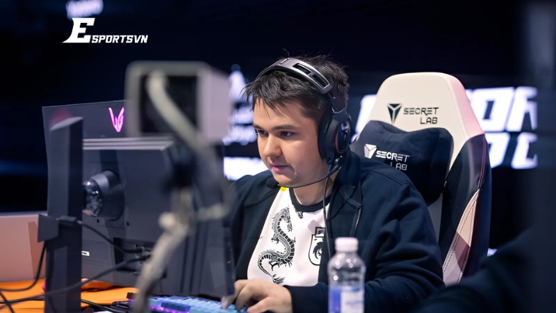 Yatoro - 16k MMR, carry hàng đầu