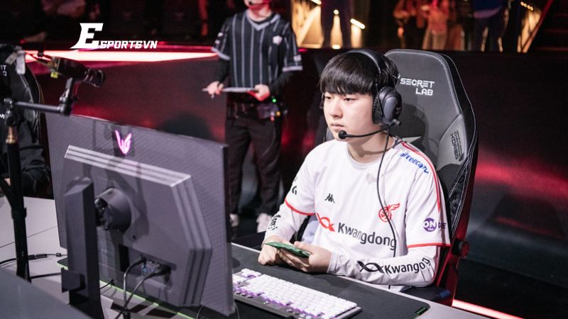 YoungJae bắt đầu sự nghiệp từ năm 2020 khi gia nhập vào Gen.G Academy