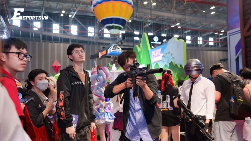 Trải nghiệm trò chơi và "săn" quà tặng độc quyền từ PUBG Mobile
