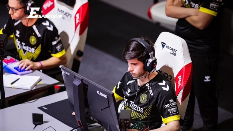 Vai trò entry fragger, phản xạ cực nhanh