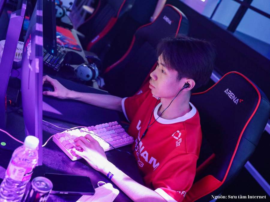 Bắt đầu hành trình Esports với đam mê cháy bỏng năm 2020