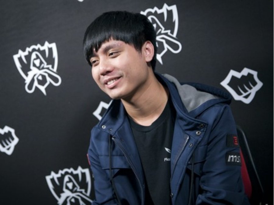 Maple lol khởi đầu với đội tuyển tiền thân của Flash Wolves